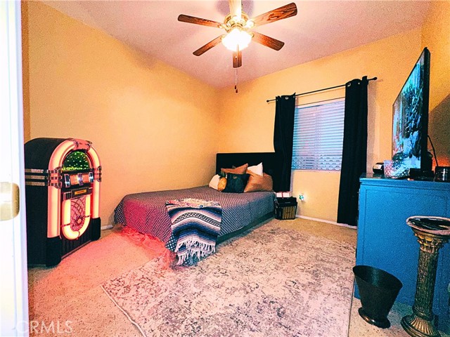 11834 Dellwood, Victorville CA: https://media.crmls.org/medias/e2bbe9c7-804d-40ac-b034-235a2ca9bdaa.jpg