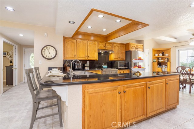 Detail Gallery Image 9 of 41 For 12142 Gerald Ave, Granada Hills,  CA 91344 - 4 Beds | 3 Baths