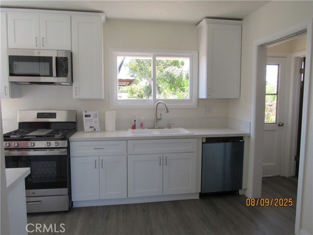 1416 Carmelita Court, Upland CA: https://media.crmls.org/medias/e2bc2ae6-e09c-48af-b195-aa8c3e97a6fb.jpg