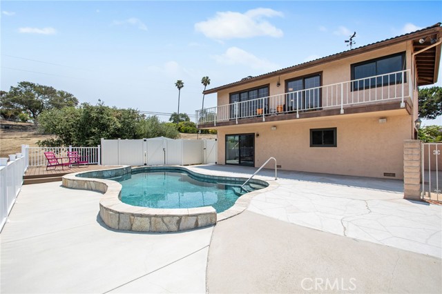 Detail Gallery Image 2 of 49 For 1238 Barbara Dr, Vista,  CA 92084 - 4 Beds | 2 Baths