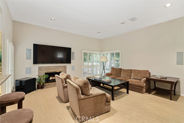 Detail Gallery Image 14 of 52 For 23661 Park Andorra, Calabasas,  CA 91302 - 4 Beds | 3/1 Baths