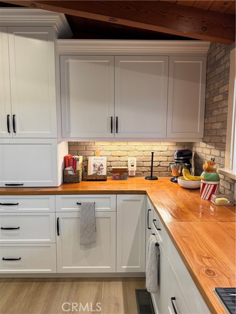 Detail Gallery Image 13 of 47 For 25565 Road 13, Chowchilla,  CA 93610 - 4 Beds | 3 Baths