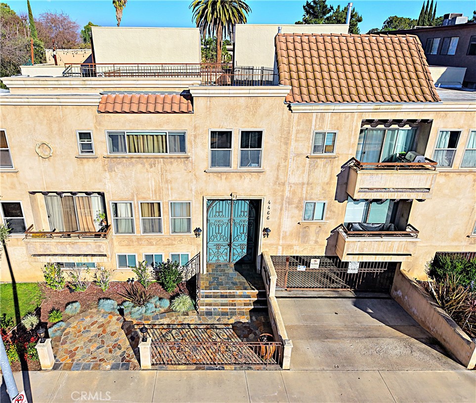 4466 Coldwater Canyon #101