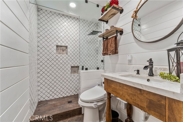 Detail Gallery Image 16 of 60 For 8750 E Heatherwood Rd, Anaheim Hills,  CA 92808 - 5 Beds | 3 Baths