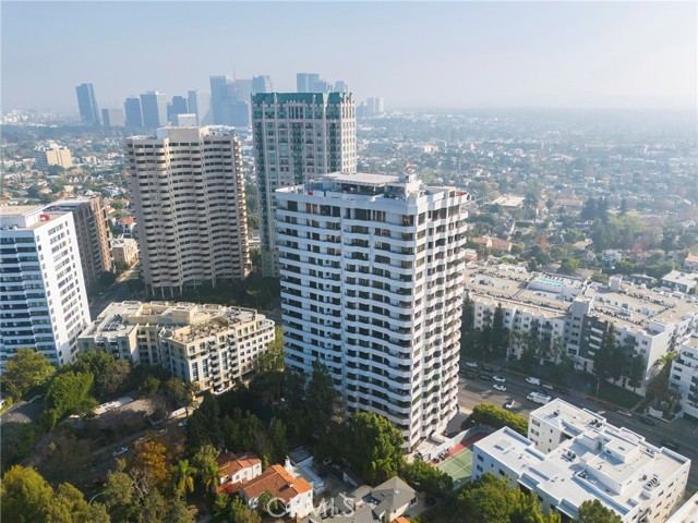 Detail Gallery Image 18 of 21 For 10601 Wilshire Bld #501,  Los Angeles,  CA 90024 - 2 Beds | 2/1 Baths