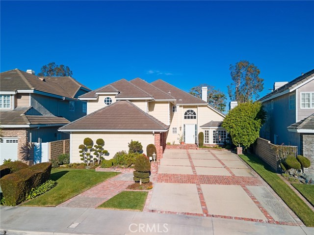 4165 Shorebreak Dr, Huntington Beach, CA 92649