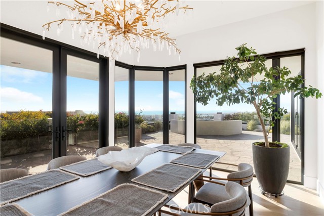 Detail Gallery Image 3 of 75 For 2720 Pebble, Corona Del Mar,  CA 92625 - 5 Beds | 4/1 Baths