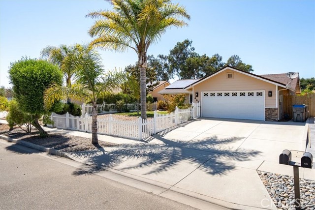 448 Grove Lane, Nipomo CA: https://media.crmls.org/medias/e2c2178d-0b4a-4c4e-be00-beea05f5fad3.jpg