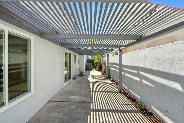 25201 Miles Ave, Lake Forest CA: https://media.crmls.org/medias/e2c2be29-71fc-419e-ad5b-4de9f4b3c291.jpg