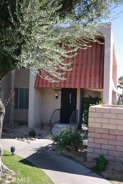 Detail Gallery Image 1 of 6 For 2286 N Indian Canyon Dr #F,  Palm Springs,  CA 92262 - 2 Beds | 1/1 Baths