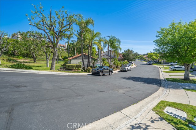 Detail Gallery Image 30 of 42 For 19210 Lahey St #2,  Porter Ranch,  CA 91326 - 3 Beds | 2/1 Baths