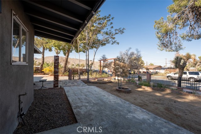 Detail Gallery Image 9 of 72 For 7740 Fox Trl, Yucca Valley,  CA 92284 - 5 Beds | 4 Baths