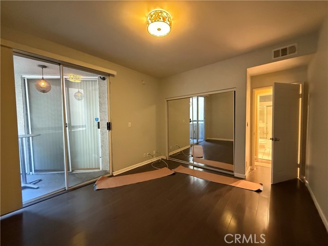 1240 S Corning, Los Angeles CA: https://media.crmls.org/medias/e2c3336a-1338-4ff6-996e-6377e8f6907b.jpg