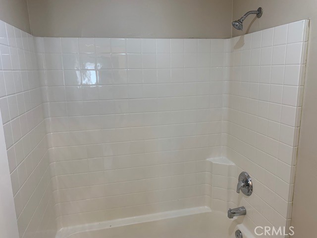 https://media.crmls.org/medias/e2c408be-e4b9-4ddc-b758-94812a35f674.jpg?preset=X-Large
