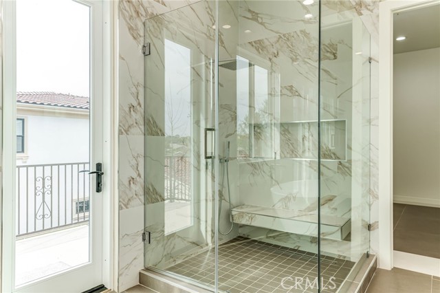Detail Gallery Image 7 of 40 For 10168 Lightbreeze Cir, Huntington Beach,  CA 92646 - 5 Beds | 5/1 Baths