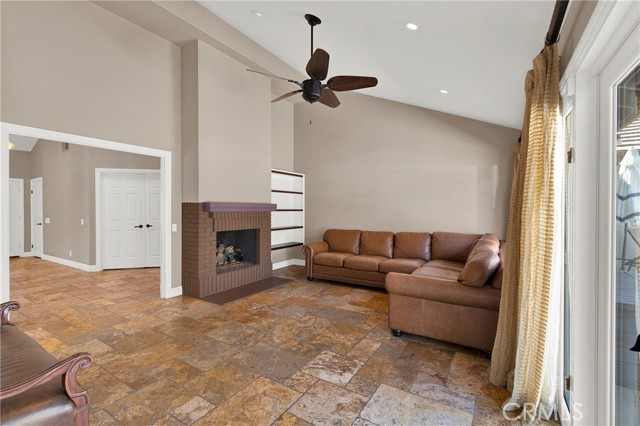 Detail Gallery Image 17 of 56 For 6535 E Yosemite, Orange,  CA 92867 - 4 Beds | 2 Baths