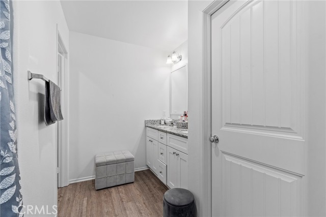 Detail Gallery Image 6 of 11 For 210 W Fruitvale Ave, Hemet,  CA 92543 - 4 Beds | 3 Baths
