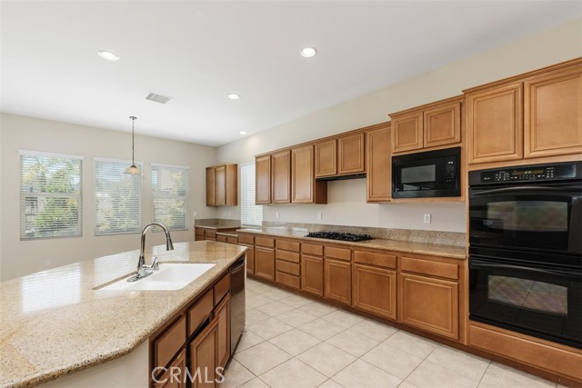 Detail Gallery Image 17 of 55 For 22885 Royal Adelaide Dr, Murrieta,  CA 92562 - 4 Beds | 3/1 Baths