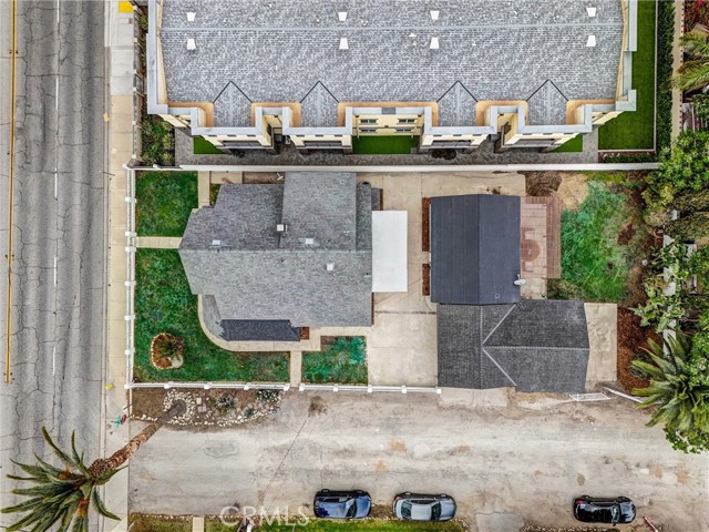 239 N San Antonio Avenue, Upland CA: https://media.crmls.org/medias/e2c5990e-f105-40f7-864e-32af53ddad1c.jpg
