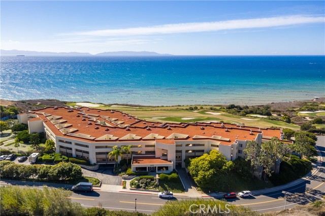 Located right next to world-class golf and dining at Trump National Golf Club and a short drive to the renowned Terranea Resort.