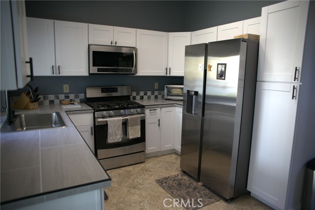 Detail Gallery Image 6 of 14 For 31838 via Barraza, Temecula,  CA 92592 - 3 Beds | 2 Baths