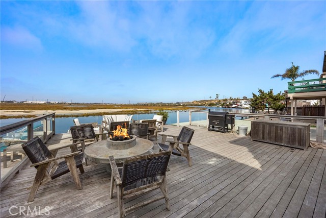 Detail Gallery Image 32 of 45 For 235 Canal St, Newport Beach,  CA 92663 - 4 Beds | 3/1 Baths