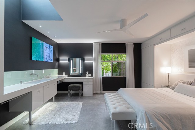 541 1st Street, Manhattan Beach, California 90266, 2 Bedrooms Bedrooms, ,2 BathroomsBathrooms,Residential,Sold,1st,SB23123581