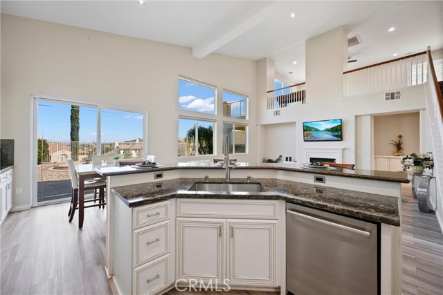 Image 13 of 49 For 25 Volta Del Tintori Street