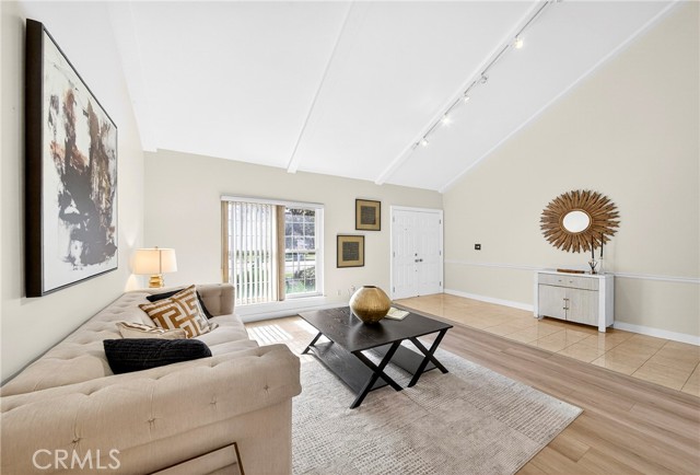 Detail Gallery Image 8 of 69 For 12525 Semora St, Cerritos,  CA 90703 - 4 Beds | 2/1 Baths