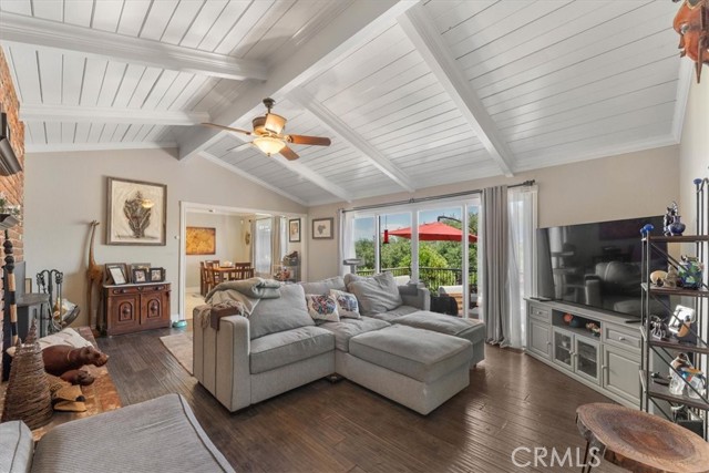 Detail Gallery Image 4 of 53 For 3410 Scenic Dr, Redding,  CA 96001 - 3 Beds | 3 Baths