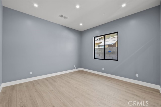 Detail Gallery Image 38 of 39 For 12937 W Kilikia Dr, North Hollywood,  CA 91605 - 4 Beds | 4 Baths