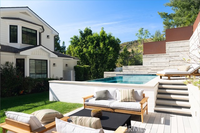 Detail Gallery Image 27 of 59 For 2520 La Condesa Dr, Los Angeles,  CA 90049 - 5 Beds | 6 Baths