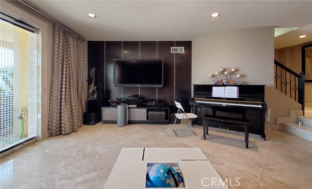 34 Sunset Cove, Newport Coast CA: https://media.crmls.org/medias/e2ca93a4-2abf-4868-8959-0c5d1746b22e.jpg