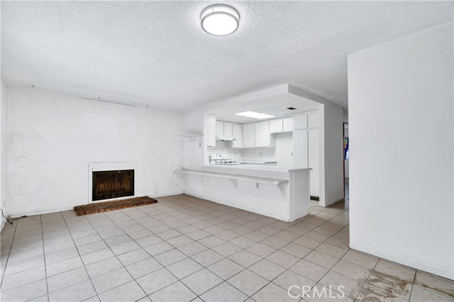 10907 Danielson Drive, South El Monte CA: https://media.crmls.org/medias/e2caa5b6-fdca-40f3-81a1-93b8a24ba328.jpg