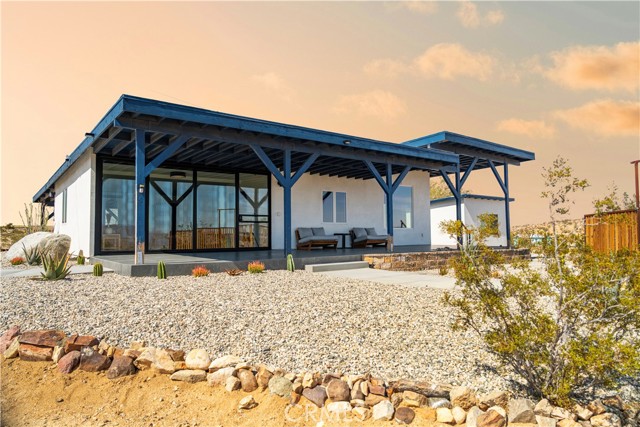 62176 Highland View Drive, Joshua Tree CA: https://media.crmls.org/medias/e2caa5f7-f98b-4e7a-b6f8-c31f6d8cc421.jpg