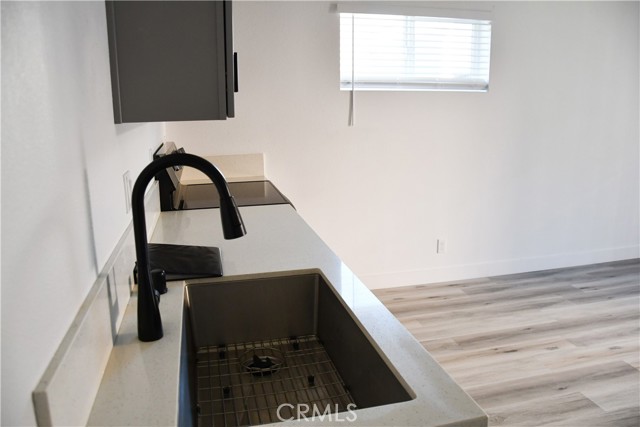 Detail Gallery Image 7 of 38 For 994 Valencia #108,  Costa Mesa,  CA 92626 - 1 Beds | 1 Baths