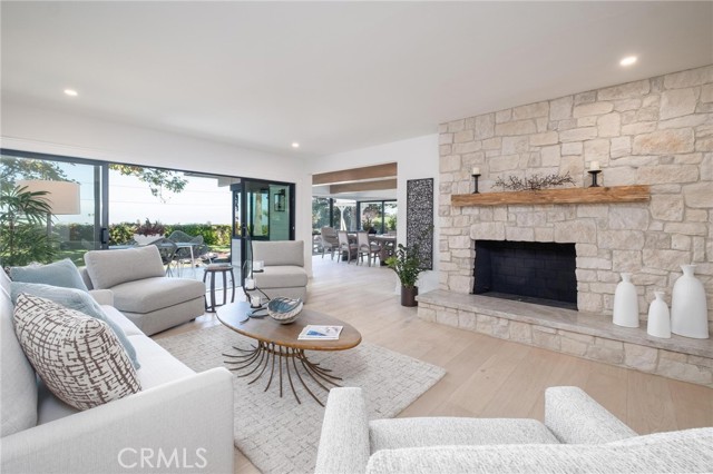 Detail Gallery Image 2 of 40 For 5353 Middlecrest Rd, Rancho Palos Verdes,  CA 90275 - 4 Beds | 4 Baths