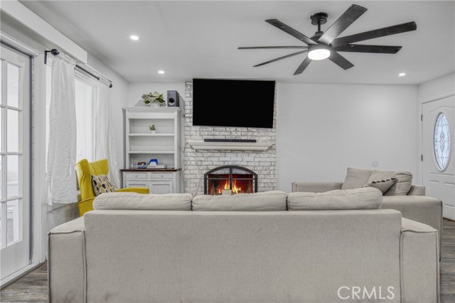 Detail Gallery Image 7 of 35 For 23016 Saticoy St, West Hills,  CA 91304 - 3 Beds | 2 Baths