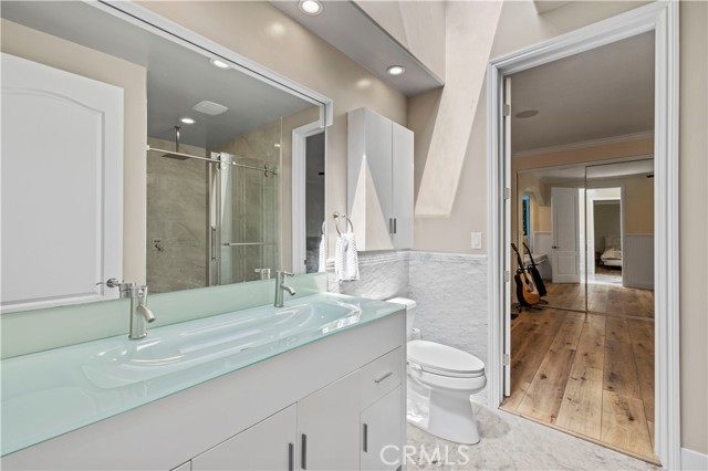 8944 Enfield, Sherwood Forest CA: https://media.crmls.org/medias/e2cbcb7b-9378-4d0c-bb1e-14f48ac9e26d.jpg
