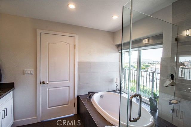 807 El Redondo Avenue, Redondo Beach CA: https://media.crmls.org/medias/e2cc1866-f828-4cbf-8c7f-83c34cea8eae.jpg