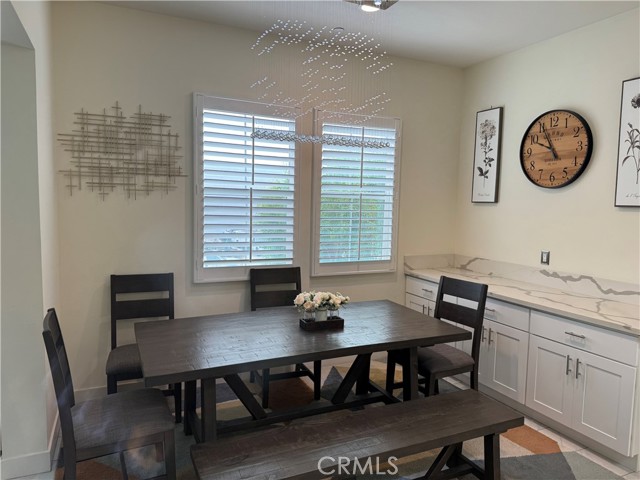 526 W Tribella Court, Santa Ana CA: https://media.crmls.org/medias/e2cc3879-7642-4a4f-8917-c06342a7a599.jpg