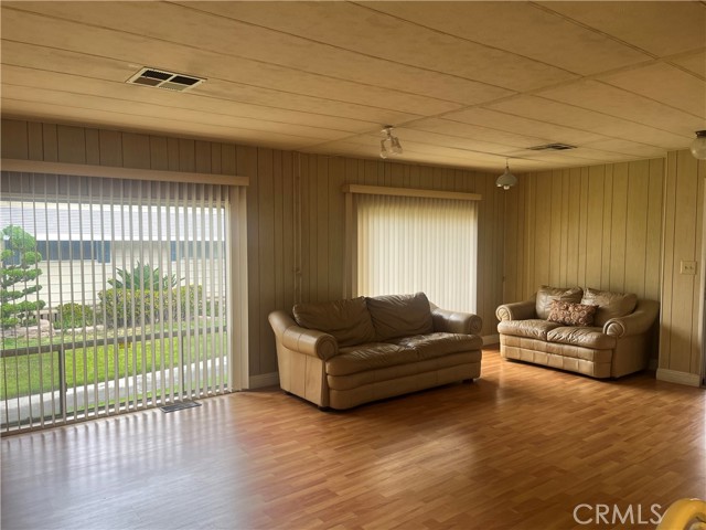 Detail Gallery Image 4 of 15 For 4211 W 1st Street , Space 90, Santa Ana,  CA 92703 - 2 Beds | 2 Baths