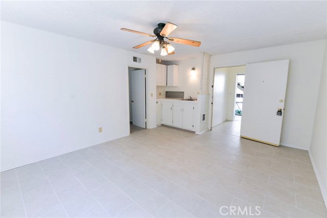 Detail Gallery Image 2 of 9 For 207 W Mariposa a-1,  San Clemente,  CA 92672 - 1 Beds | 1 Baths
