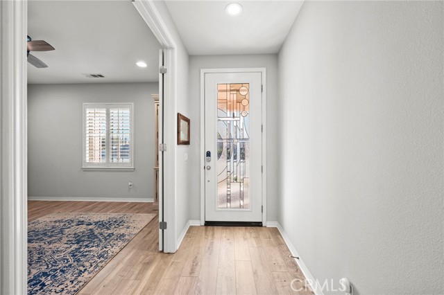 31570 Sweetwater Circle, Temecula CA: https://media.crmls.org/medias/e2ce456f-589e-464b-aa1b-a5dba919bf8e.jpg