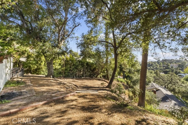 1815 Las Flores Drive, Glendale CA: https://media.crmls.org/medias/e2ce86e6-1dd0-47f3-b784-32cb82c10493.jpg