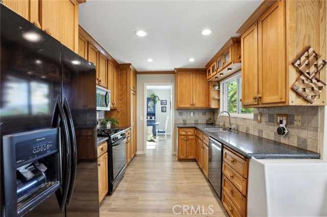 Detail Gallery Image 11 of 47 For 27959 Palmetto Ridge Dr, Valencia,  CA 91354 - 4 Beds | 2/1 Baths