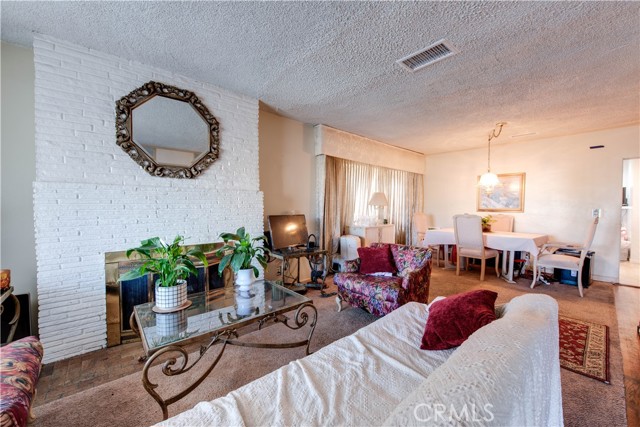 Detail Gallery Image 9 of 25 For 4929 S Gramercy Pl, Los Angeles,  CA 90062 - 3 Beds | 2 Baths