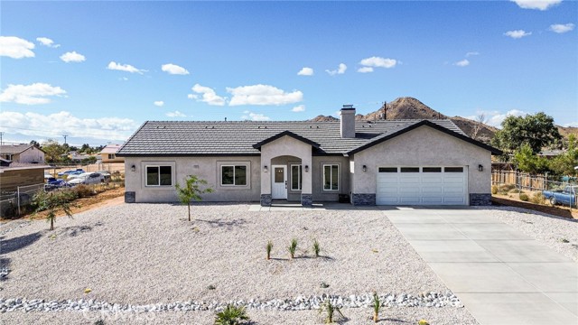 Detail Gallery Image 2 of 37 For 16162 Quantico Rd, Apple Valley,  CA 92307 - 4 Beds | 3 Baths