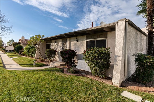 Detail Gallery Image 3 of 31 For 1592 Christopher Ln, Redlands,  CA 92374 - 2 Beds | 2 Baths