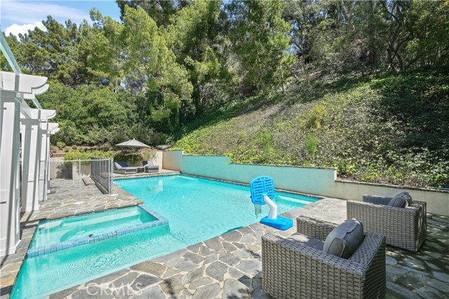 Detail Gallery Image 33 of 37 For 2900 Deep Canyon Dr, Beverly Hills,  CA 90210 - 5 Beds | 6 Baths